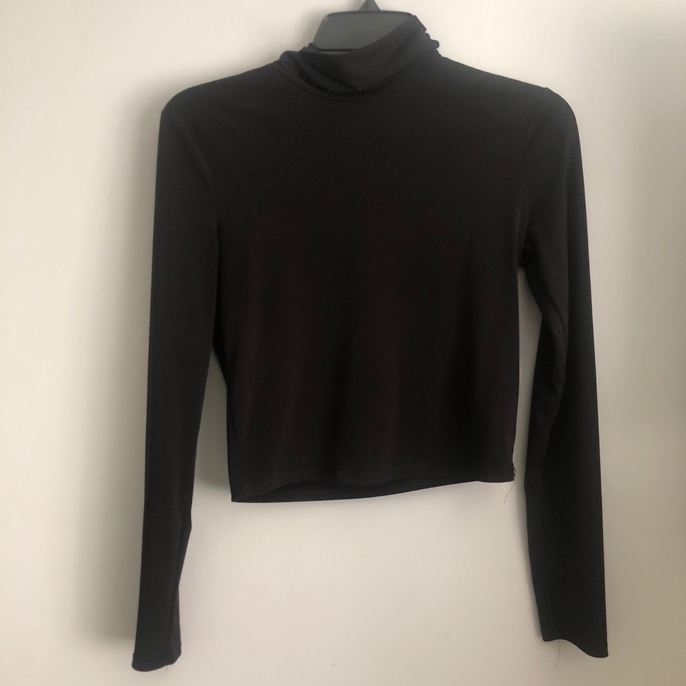 black crop top